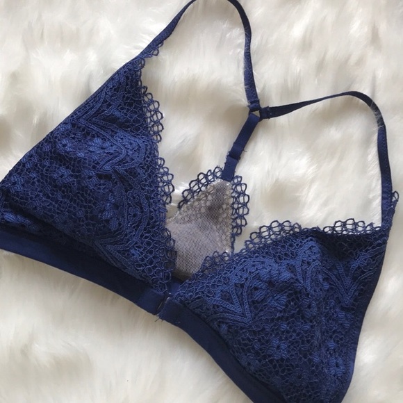 VS: PINK bundle bras - Picture 3 of 3